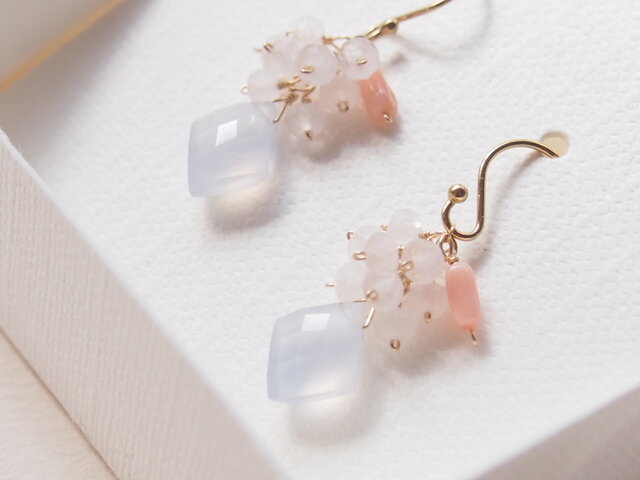 花と空の色（ピアス（14kgf）／イヤリング） | iichi 日々の暮らしを