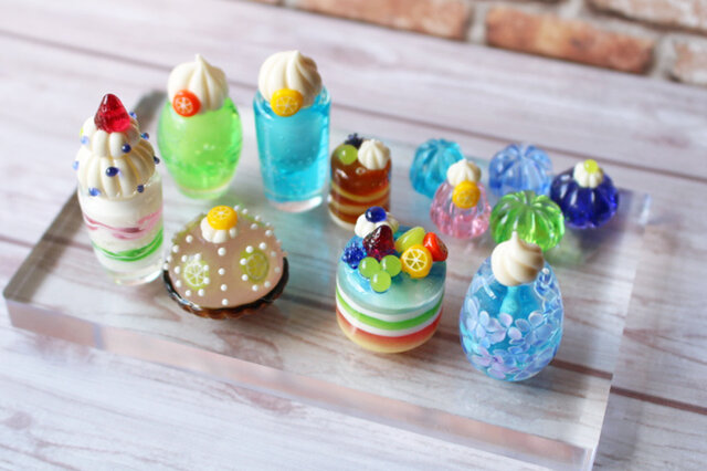 ガラスのミニチュアスイーツ 初夏のスイーツ 小さなガラスの置き飾り