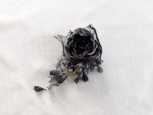 ハンドメイド 布リース 黒系 お花のリース 黒バラ 薔薇 おし