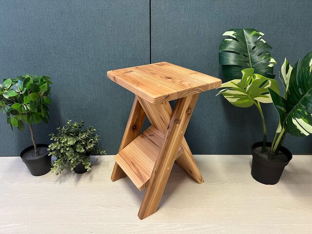 送料無料】 スツール 腰掛け 椅子 杉 45cm 足掛け付き | iichi 日々の