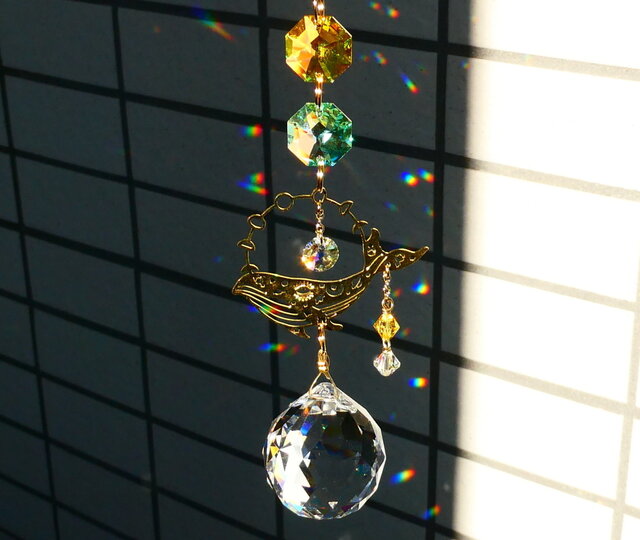 空飛ぶクジラのサンキャッチャー/ビタミンカラー/スワロフスキー