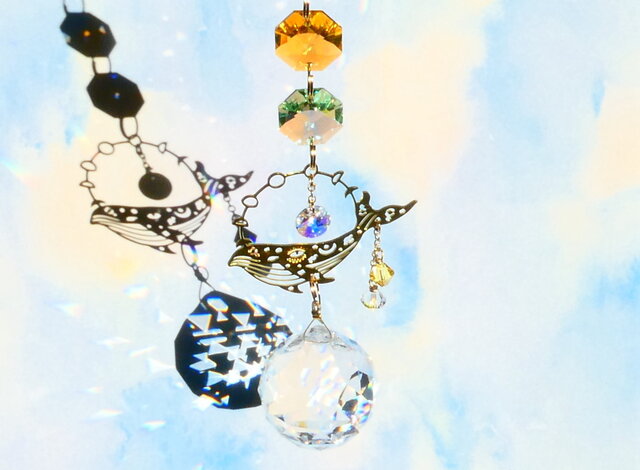 空飛ぶクジラのサンキャッチャー/ビタミンカラー/スワロフスキー