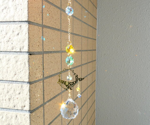 空飛ぶクジラのサンキャッチャー/ビタミンカラー/スワロフスキー