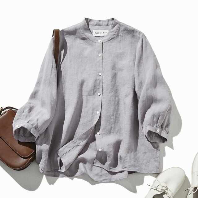 ナチュラルな風合いを持つ、上質な麻生地で仕立てたブラウス　七分袖ブラウス　紫がかった灰色　240503-3