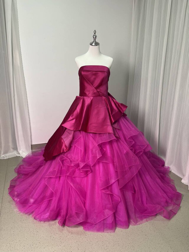 カラードレス ビビッドピンク ベアトップ チュールスカート デザイン感 ...