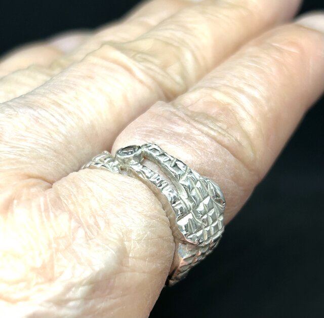 gunda クロコダイルリング シルバー gunda クロコダイルリングシルバー gunda<ガンダ>CROCODILE RING