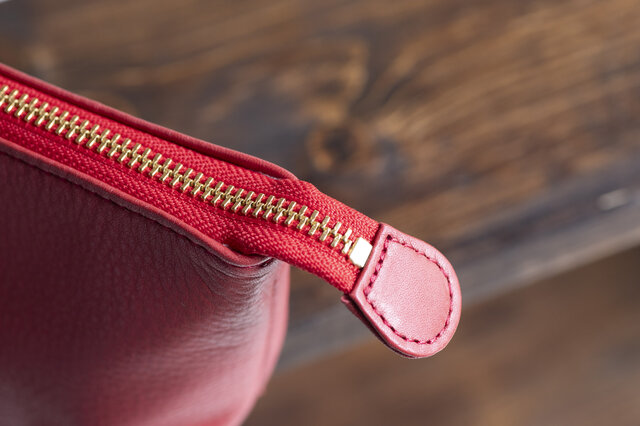 柔らかなポーチ 牛革 シュリンクレザー トラベルポーチ レッド 化粧