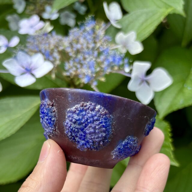 ガラス作家　佐伯泰典作　紫陽花　ぐい呑　パートドヴェール 紫陽花ぐい呑 ガラス作家 佐伯泰典作 パートドヴェール | iichi 日々の