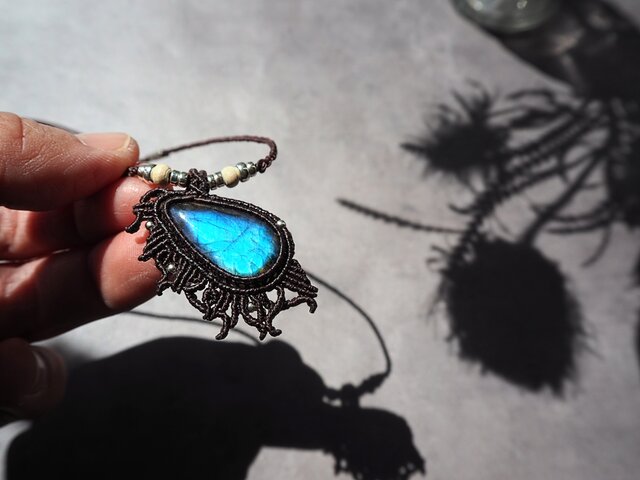 天然石マクラメネックレス ラブラドライト | iichi 日々の暮らしを