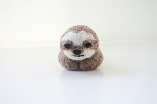 なまけもののナマケモノ（うつ伏せ） | iichi 日々の暮らしを心地よく