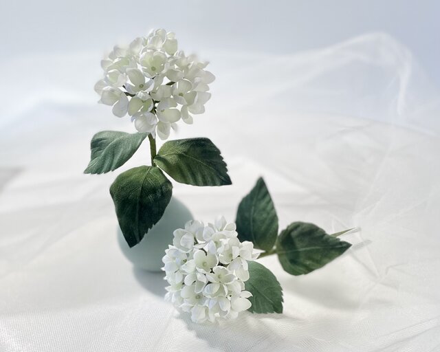 ⭐︎あやっち⭐︎ アンティーク布花 布花 飾って楽しむ白い紫陽花 | iichi 日々の暮らしを心地よく