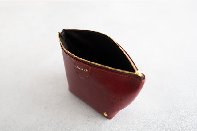 少しだけ贅沢を】牛革コスメポーチ ボルドー うさぎ マチ付き 裏地あり