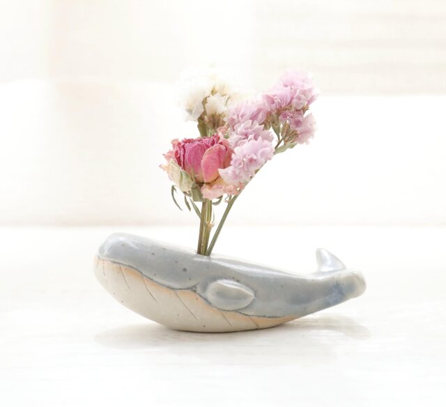 クジラの花挿しオブジェ ブルーグレー ＊ ドライフラワー付き | iichi