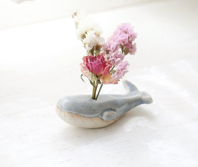 クジラの花挿しオブジェ ブルーグレー ＊ ドライフラワー付き | iichi