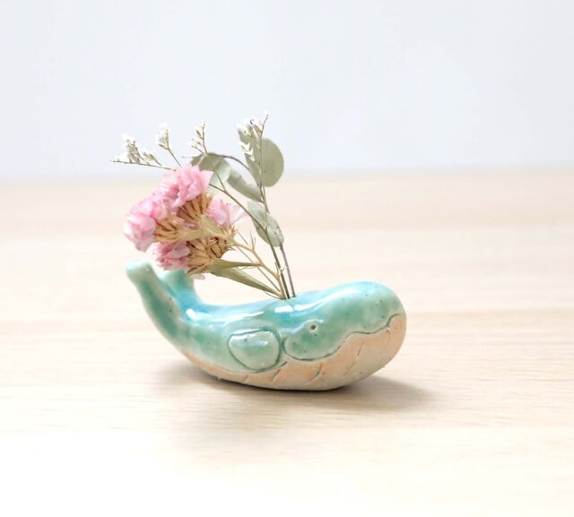 クジラの花挿しオブジェ トルコブルー ＊ ドライフラワー付き | iichi