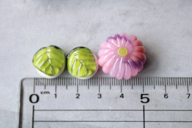 柏餅とちまき　ガラス細工　ミニチュア ガラスのミニチュア和菓子 練り切りと柏餅 小さなガラスの置き