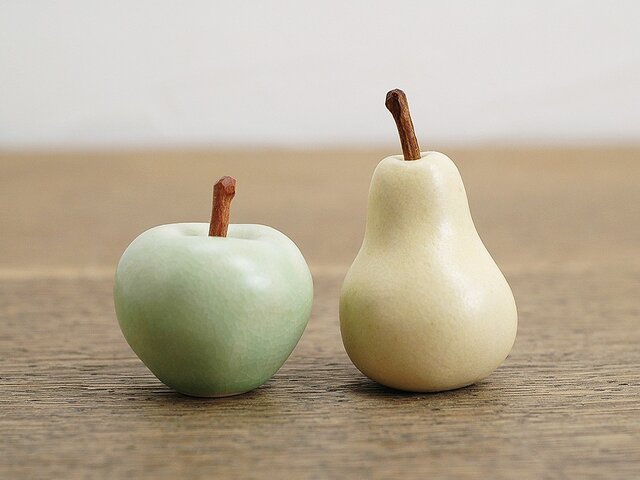 Pear & Pippin(メモ押さえ)の画像1枚目