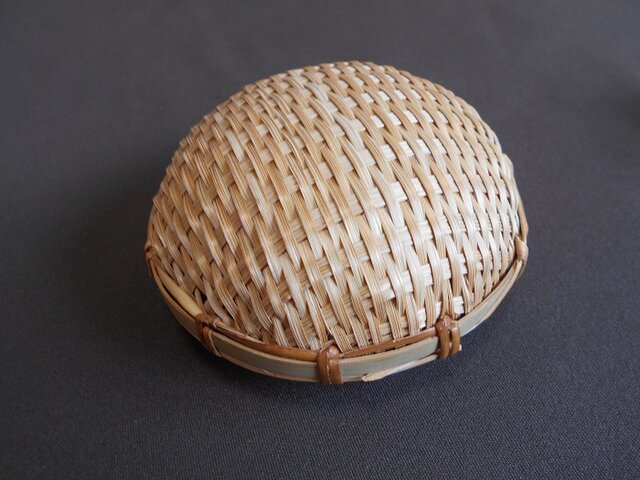 こぎん刺しのかご針山∴ピンク | iichi 日々の暮らしを心地よくする