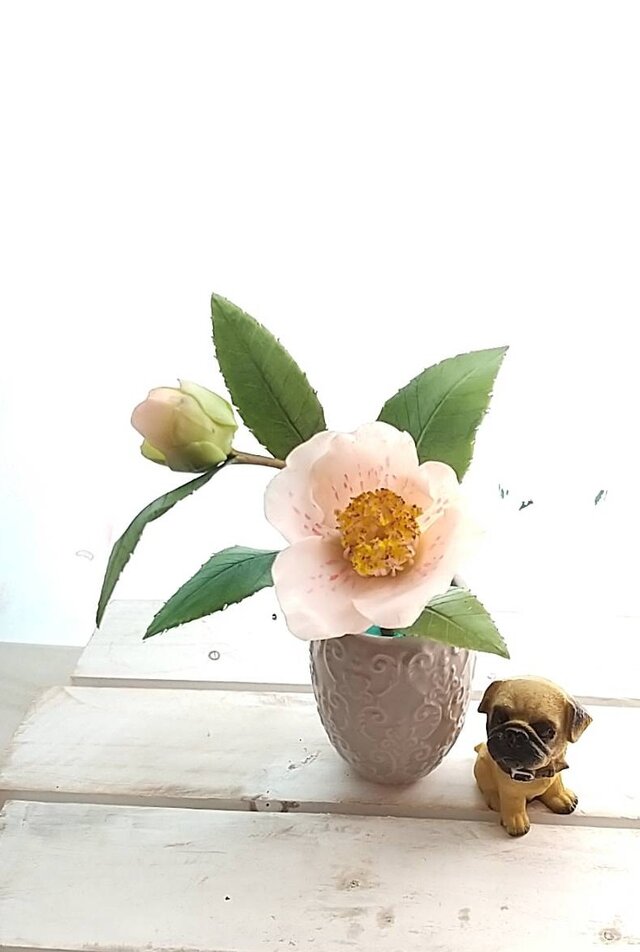 ☆クレイフラワー作品（椿・花霞の一輪挿し）☆