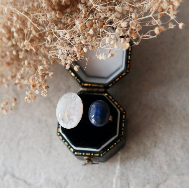 天然石レインボームーンストーンとラピスラズリのフォークリング