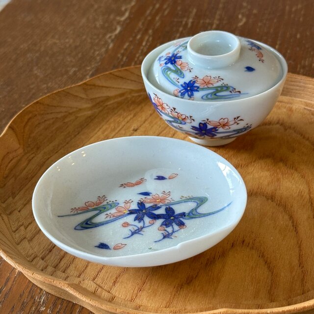 桜舞う小さなお茶碗と小皿のセット | iichi 日々の暮らしを心地よく 