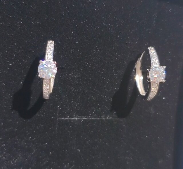 0.5ct×2 モアッサナイト モアサナイト フープ ピアス | iichi 日々の