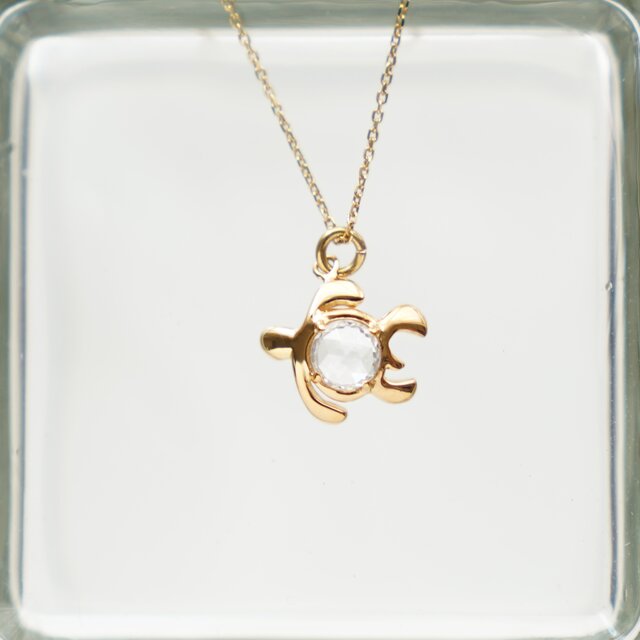 幸せを運んでくれる「海の守り神」ホヌのネックレス ゴールド | iichi