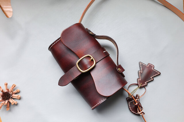 新作 本革手作りのクラシックレザー高級ショルダーバッグカジュアル用