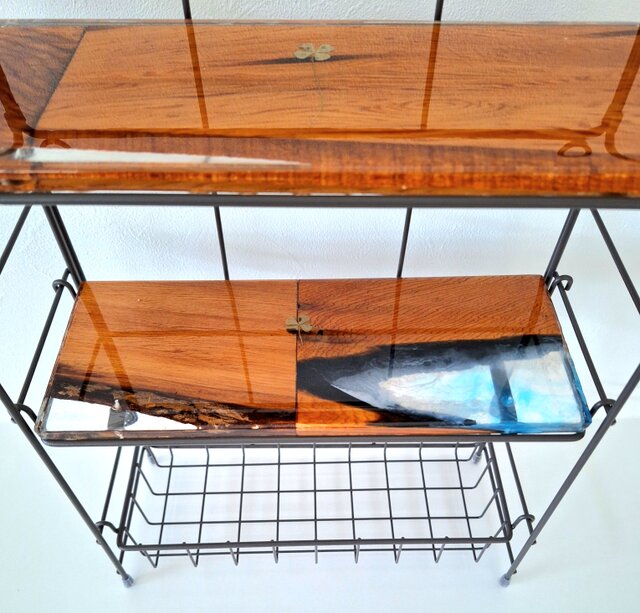 レジンサイドテーブル　屋久杉　四つ葉のクローバー 完売 ワイヤーレジンマルチフリーラック 屋久杉 四葉のクローバー