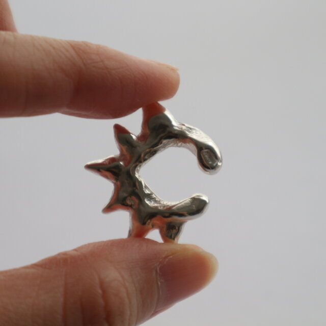 【Silver925】ステゴサウルスのイヤーカフ