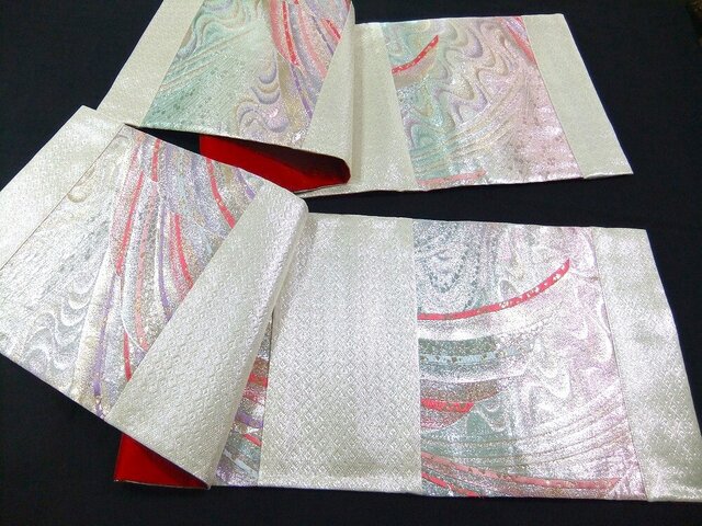 16)1961】28×105・和風テーブルセンター/虹色モダン和柄/帯リメイク