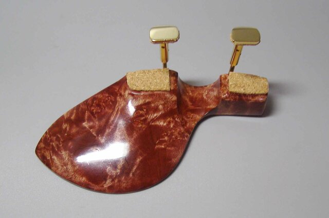 ハードメイプル 瘤杢のバイオリン顎当てです クローソン型になります