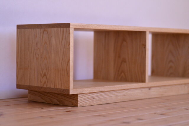 栗板のシンプルな置台 コの字 花台 什器 無垢板の家具 人気 商品 通販