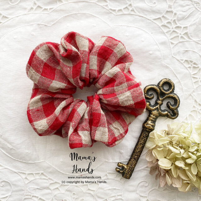 《カフェ風 チェック》おしゃれな ナチュラル リネン 赤  ベージュ シュシュ ヘアゴム