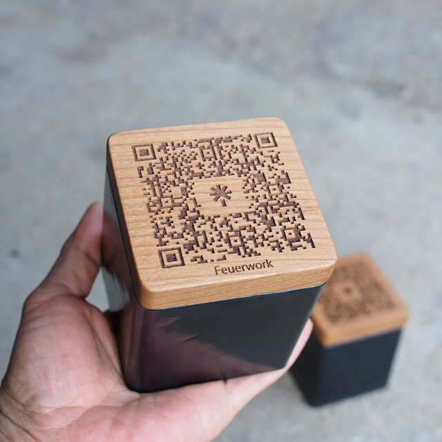 QRコードスタンド】木とアイアンのお洒落なオリジナルQRコード | iichi