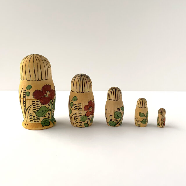 花模様のマトリョーシカ | iichi 日々の暮らしを心地よくする