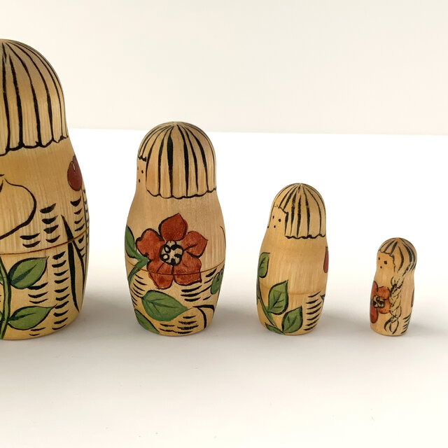 花模様のマトリョーシカ | iichi 日々の暮らしを心地よくする