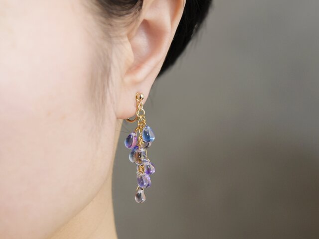 14kgfピアス】ゆれる、透明感 藤の花（ガラス） | iichi 日々の暮らし