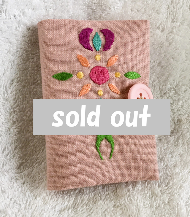 刺繍のブック型ニードルケース・ピンク