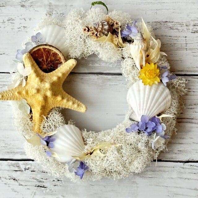 セール中！白いモスの夏リース | iichi 日々の暮らしを心地よくする