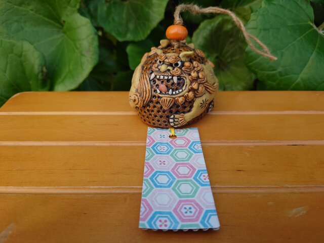 シーサー☆風鈴(墨入れ✕全体釉薬) | iichi 日々の暮らしを心地よく