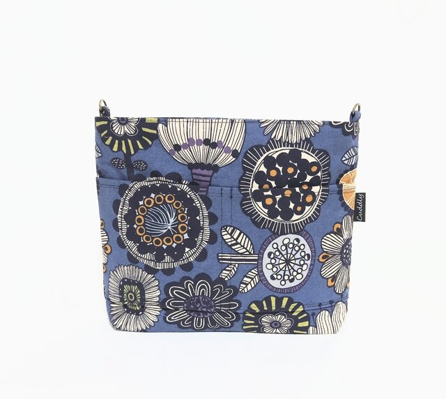 2wayバッグ ハンドメイド 花刺繍 北欧風 ナチュラル 北欧の花2Wayバッグインバッグ | iichi 日々の暮らしを心地よくする
