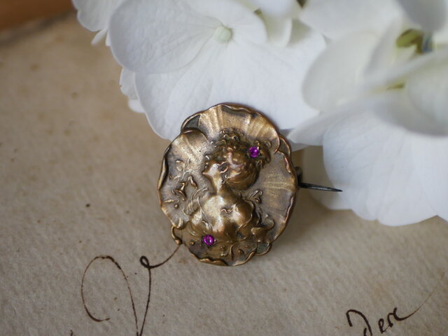 アンティークブローチ アンティークアクセサリー アンティークのある