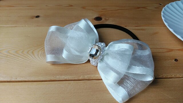 大人のリボンヘアゴム（ホワイトオーガンジーのリボン） | iichi