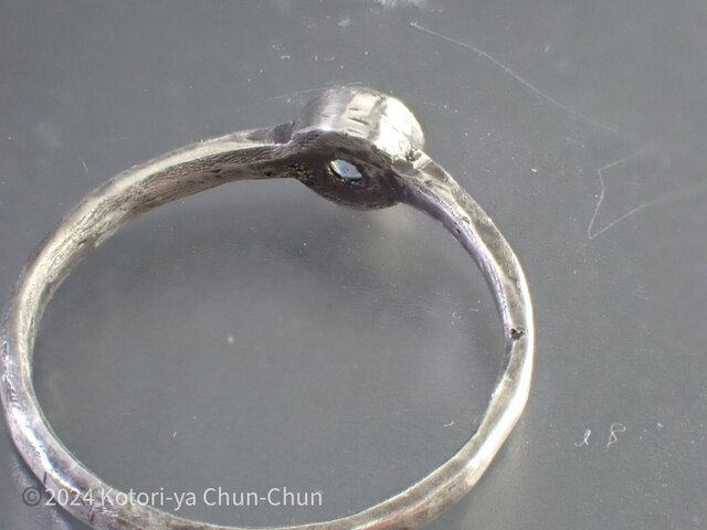 再販】天然を超えた美しすぎる合成ウォーターオパール・シルバーリング