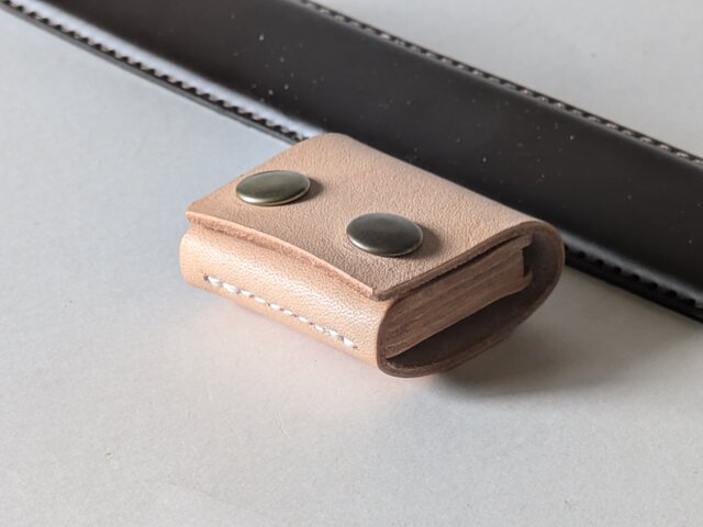 □ AirTag・エアータグ ケース （ ベルト取付タイプ）□生成：約