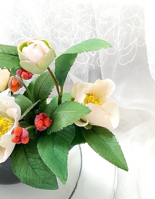 ☆クレイフラワー(椿・玉霞）☆ | iichi 日々の暮らしを心地よくする