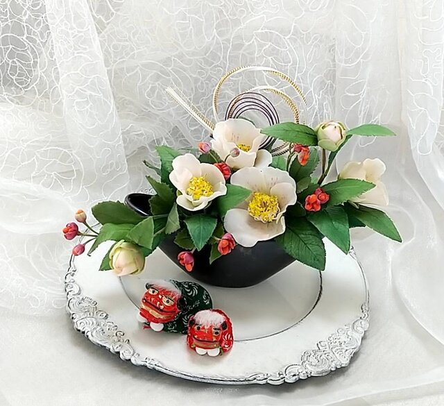 クレイフラワー❁お正月フラワーアレンジメント壁掛け❁スワッグ❁ハンドメイド クレイフラワー❁お正月フラワーアレンジメント壁掛け❁スワッグ