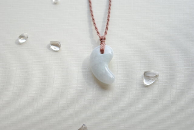 ヒスイ勾玉ネックレス | iichi 日々の暮らしを心地よくする