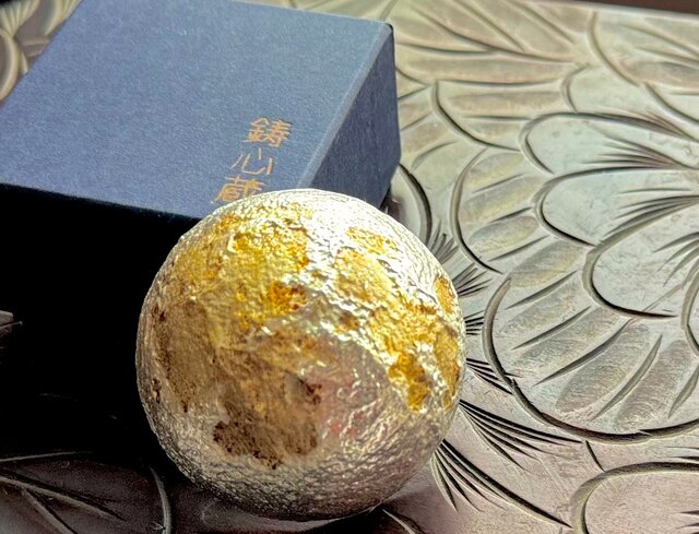 1644 純錫製 岡本謹製　古錫瓶子一対　酒器　32cm 時代物 錫の酒器【月】 | iichi 日々の暮らしを心地よくするハンドメイドや